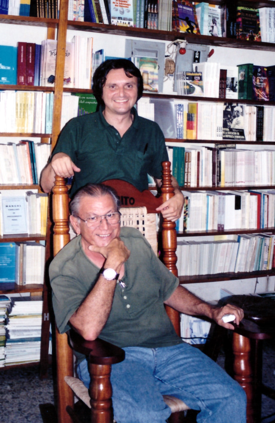 Don Marcio, manglar y navío