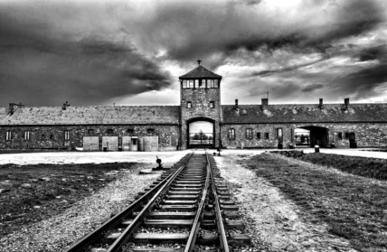 Campo de concentración Auschwitz, 80 años después: la memoria como resistencia